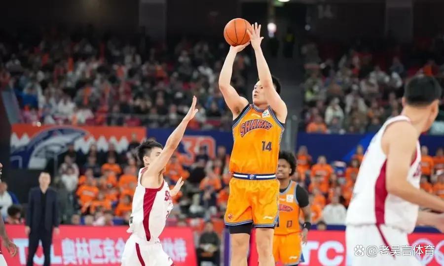 周云杰梁海山长跑结束