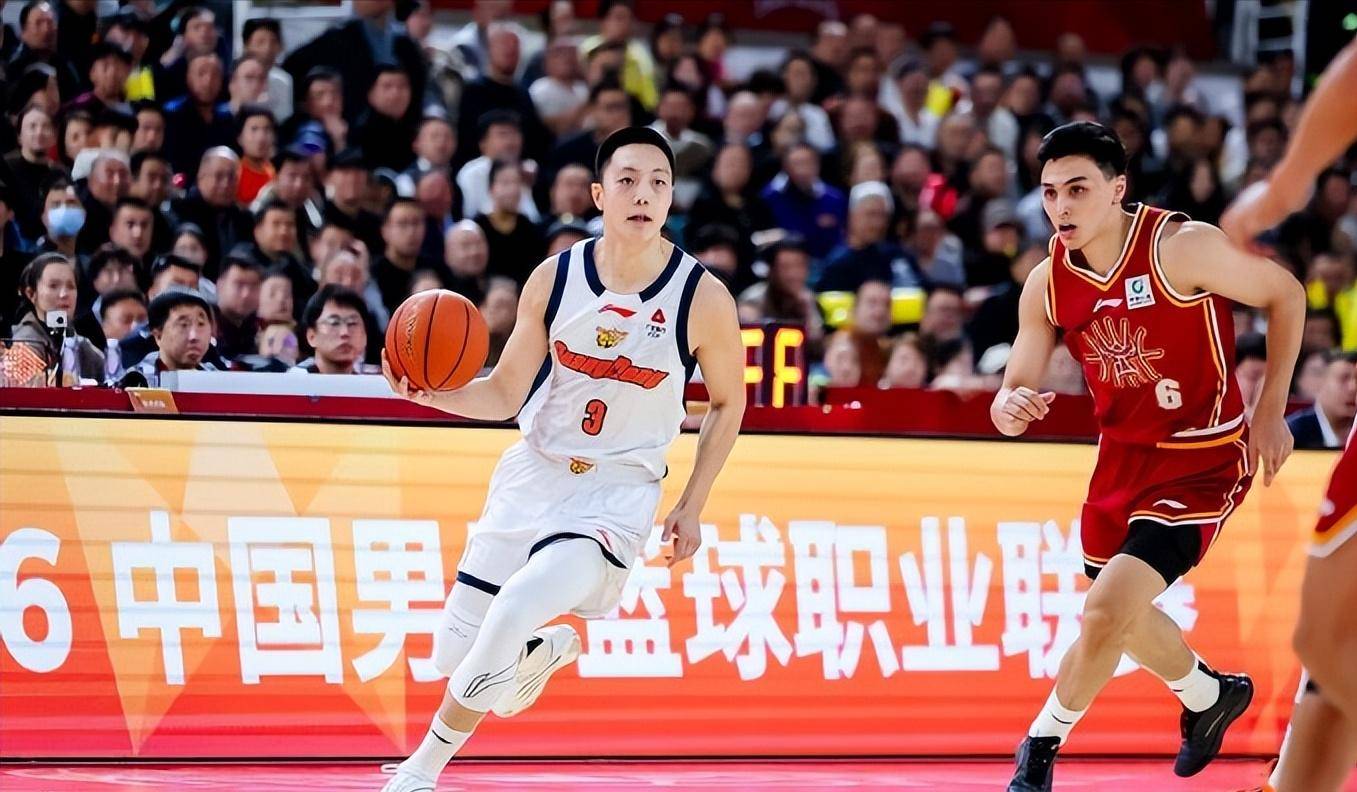 周云杰梁海山长跑结束