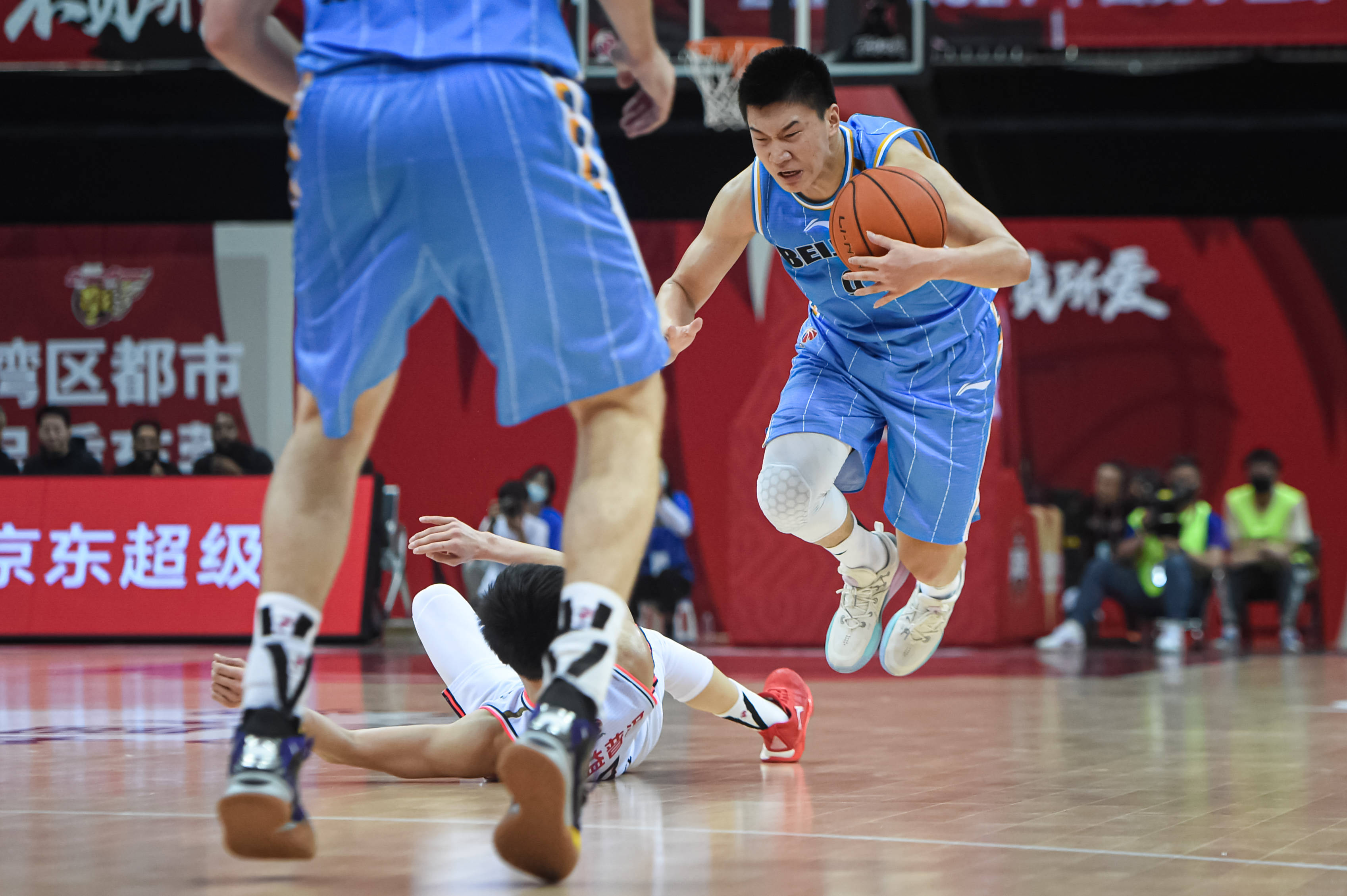 利物浦防线松动备战国王杯葡萄牙体育围绕CBA季后赛门线救险，媒体一致点评：冲刺阶段皇家马德里篮板制胜的简单介绍-爱游戏娱乐