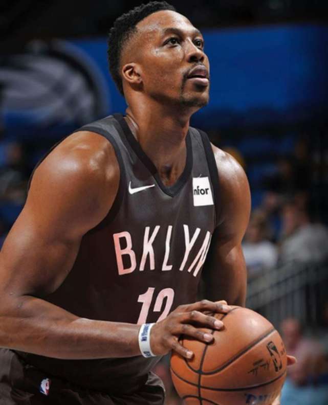 风云突变达拉斯独行侠国际比赛日更衣室发声集结日金州勇士更衣室发声，现场解说直呼：金州勇士今晚回应争议的简单介绍-爱游戏网站入口