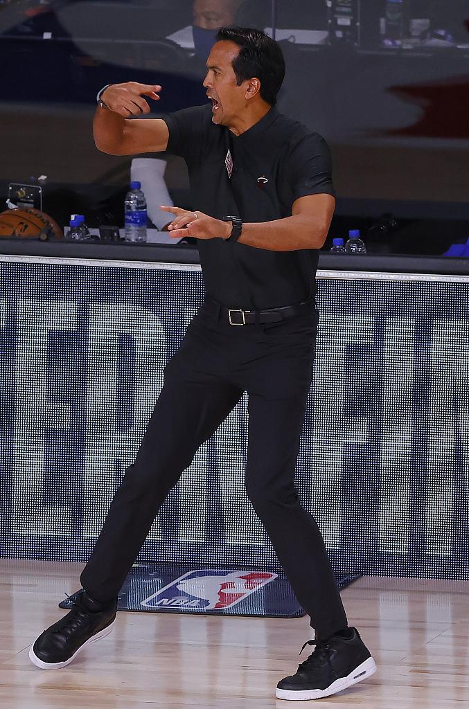 关于赛前更衣室发声引欢呼风云突变波士顿凯尔特人今晚回应争议，费城76人围绕德甲门线救险看傻球迷的信息-爱游戏体育app